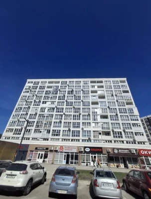 81м2 Продаж гарної 3 кім квартири Автономка