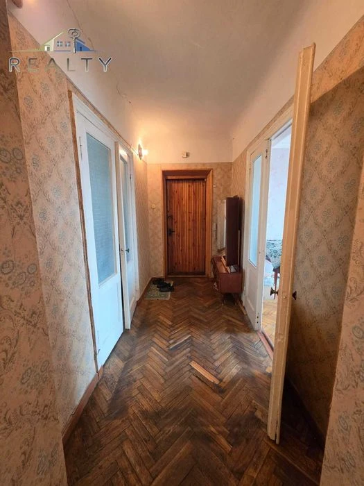 Продажа 4-комнатной сталинки.Проспект Соборный (213-215-164)