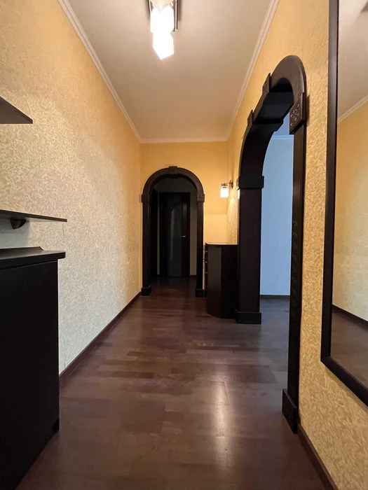 Продається 3-кімнатна квартира з якісним ремонтом 66м2, Град