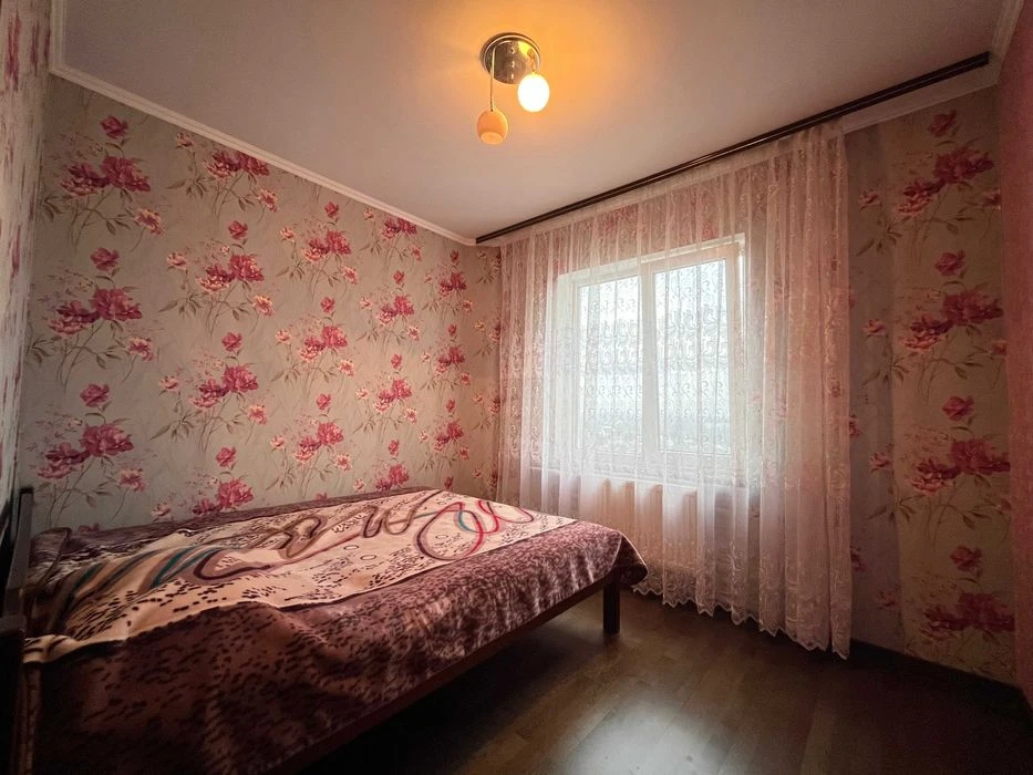 Продається 3-кімнатна квартира з якісним ремонтом 66м2, Град