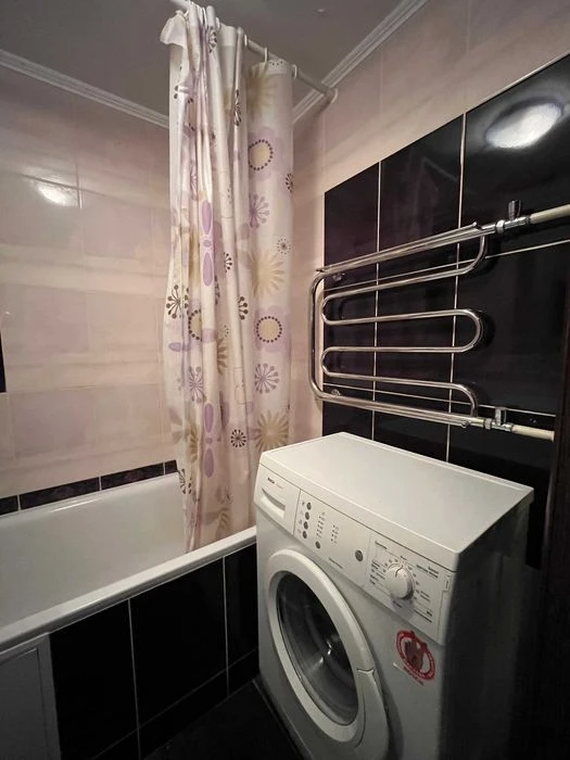 Продається 3-кімнатна квартира з якісним ремонтом 66м2, Град
