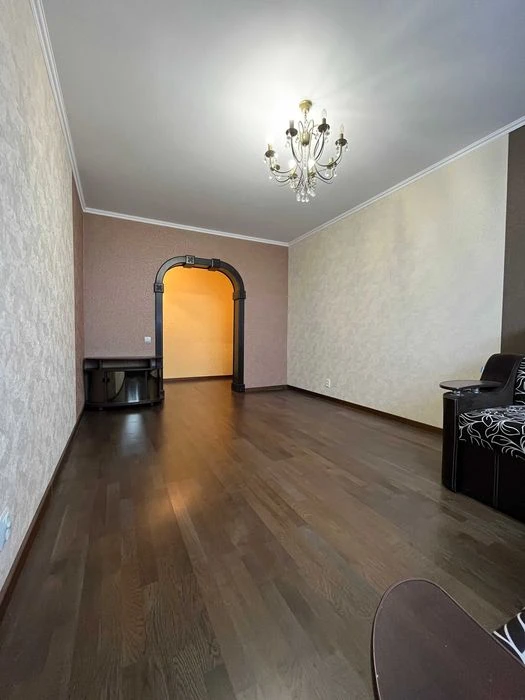 Продається 3-кімнатна квартира з якісним ремонтом 66м2, Град