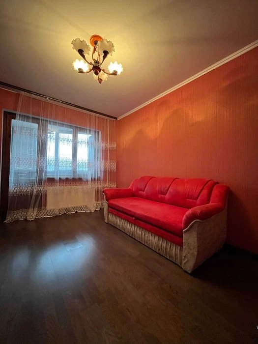 Продається 3-кімнатна квартира з якісним ремонтом 66м2, Град