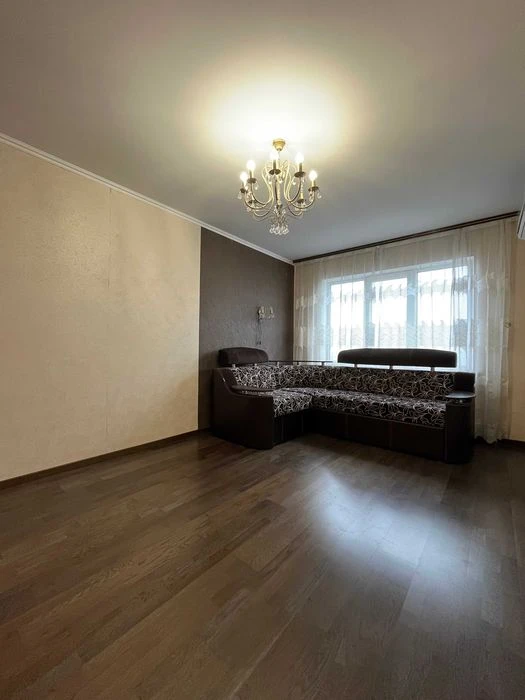 Продається 3-кімнатна квартира з якісним ремонтом 66м2, Град