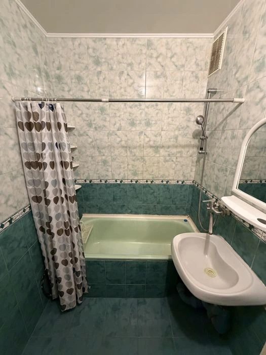 Продам 3 ком ул. Днепровская Сертификат