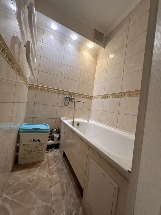 Продаж 2х кімнатної квартири по вул. В. Коваленко (Пухова)