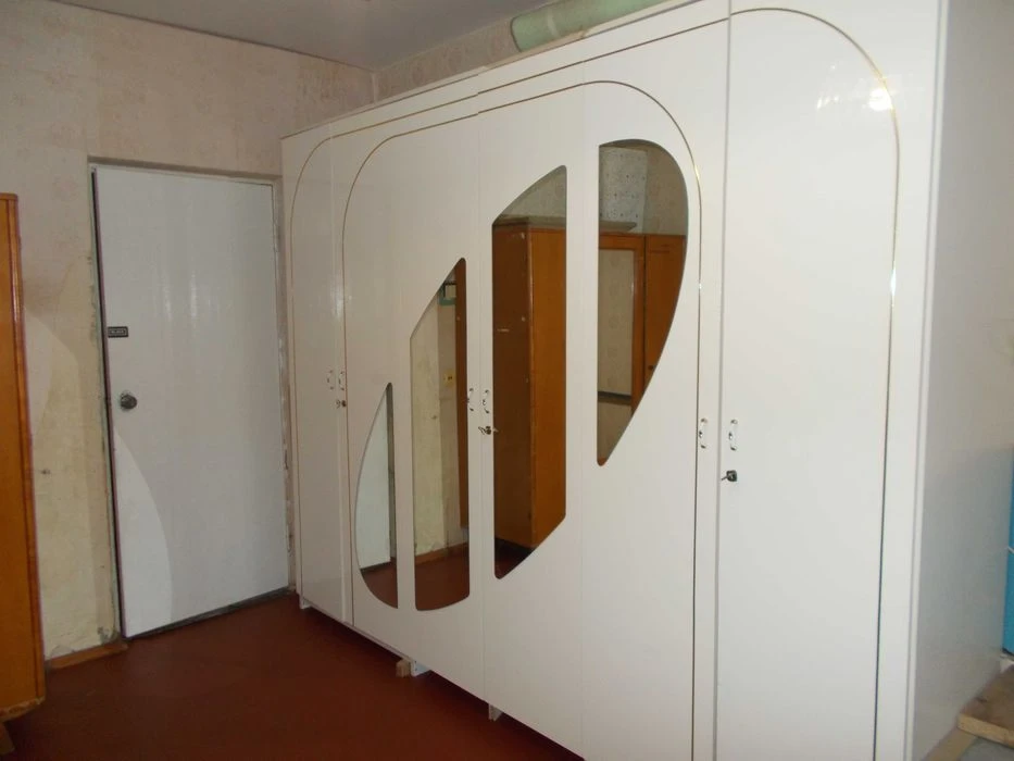 Продам 4-х кімнатну кв-ру 84 м2 на 2\9 поверху, серії ЧН пр-