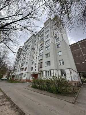 Квартира 1 кімнатна 35 кв м  8/9 Космонавтів Епіцентр Голіву