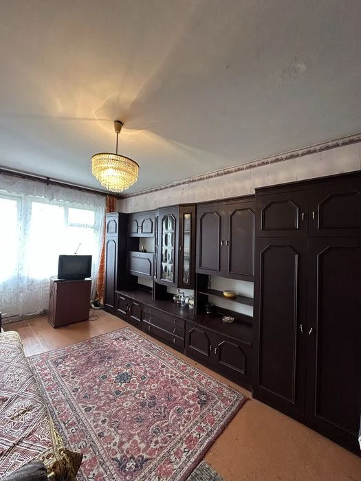 Квартира 1 кімнатна 35 кв м  8/9 Космонавтів Епіцентр Голіву
