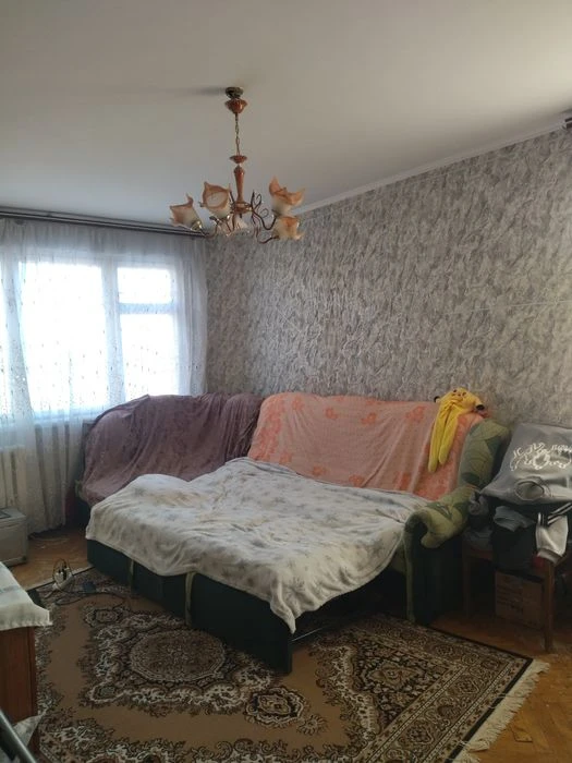 Продам трехкомнатную квартиру р-н Круга