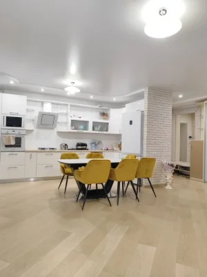 3-кімнатна квартира 92 м² | Автономне опалення | Окремий вхі