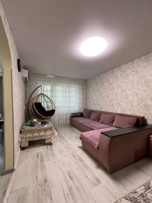 Продам 3 кімнатну квартиру в Центрі з новим ремонтом!