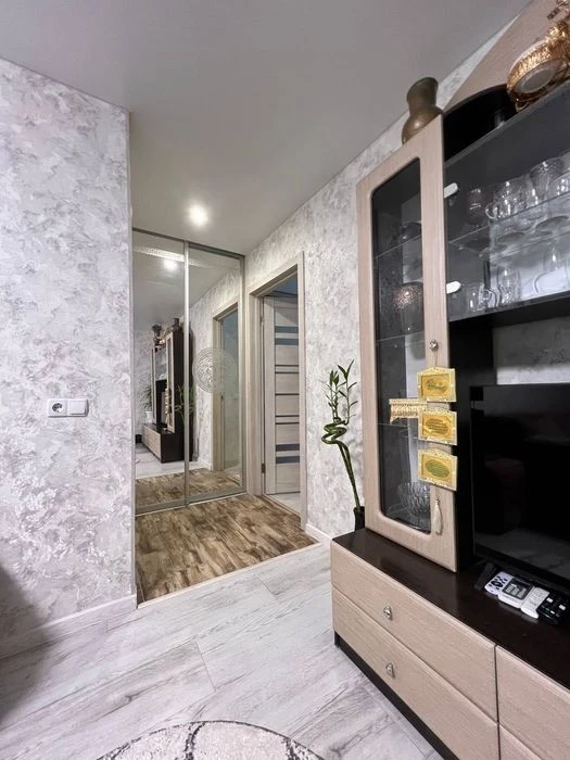 Продам 3 кімнатну квартиру в Центрі з новим ремонтом!