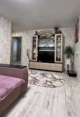 Продам 3 кімнатну квартиру в Центрі з новим ремонтом!