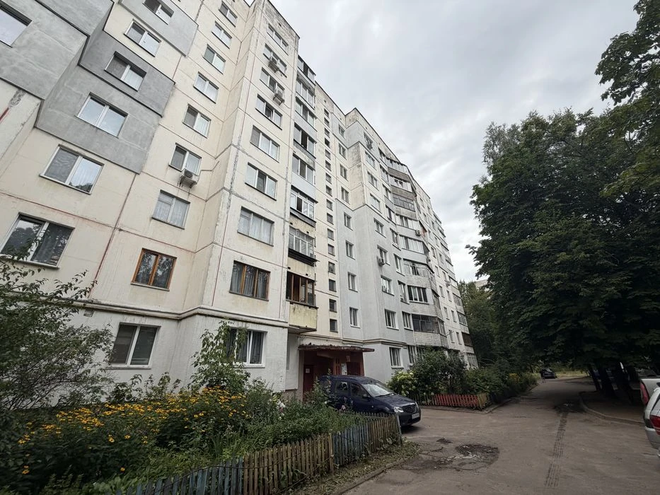 Продам 1 ком р-н Рокоссовского рынок Нива  ул Соборности