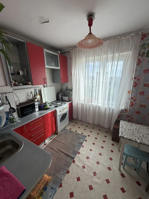 Продам 1 ком р-н Рокоссовского рынок Нива  ул Соборности