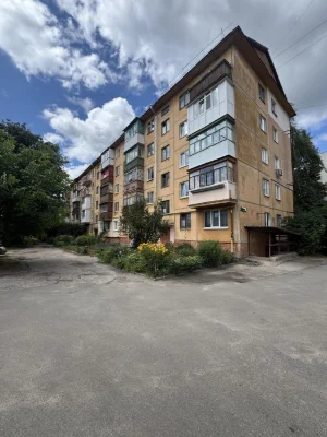 Продаж 2-х кімнатної в Центрі провулок Коцюбинського