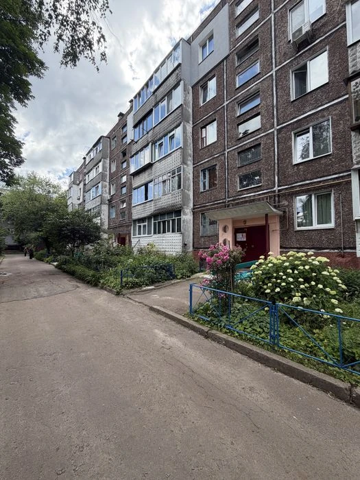 Продаж 2-во кімнатної квартири на вул.Любецькій,31