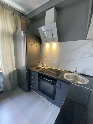 Продається 2х кім. квартира з ремонтом в Центрі
