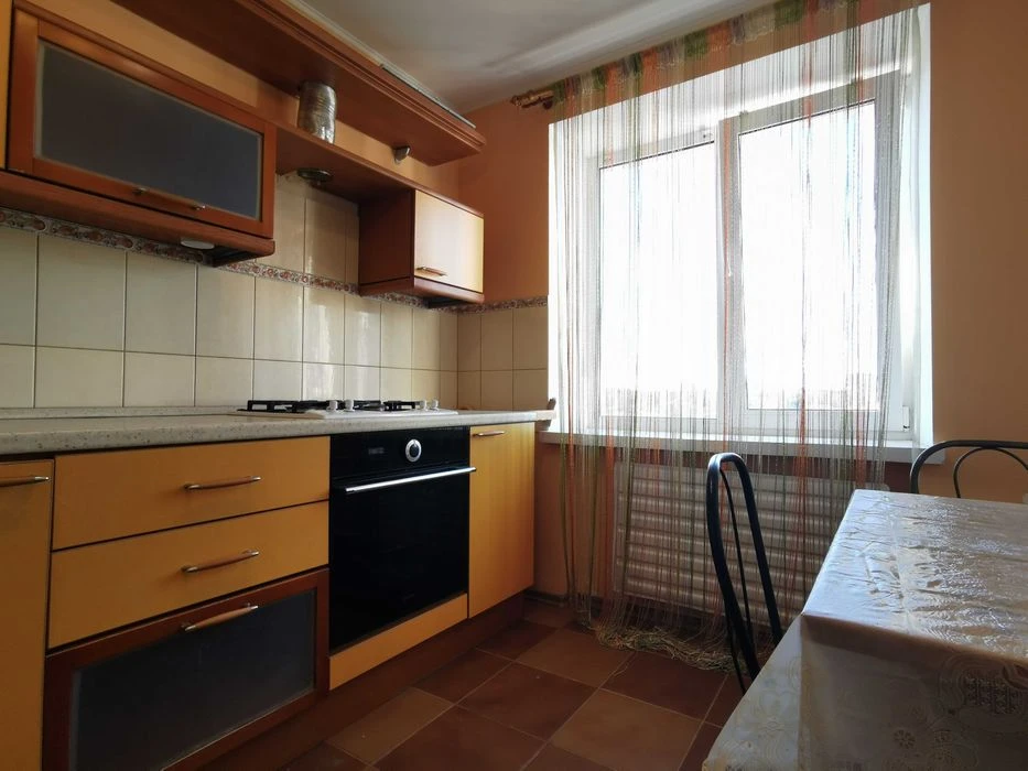Однокімнатна квартира 37 м2 в центрі міста цегляний будинок