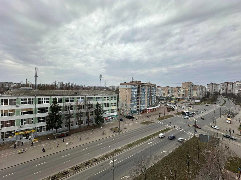 Затишна 2 кімн кв-ра пр Левка Лук'яненка (Рокосовського), бі