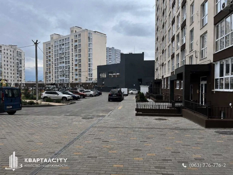 ПРОДАЖ видової 1-кімнатної квартири (45,3 м2) по вул. Незале