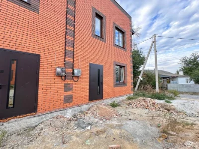 Two-story Townhouse with renovation No commission