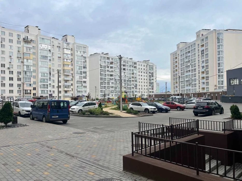 ПРОДАЖ видової 1-кімнатної квартири (45,3 м2) по вул. Незале