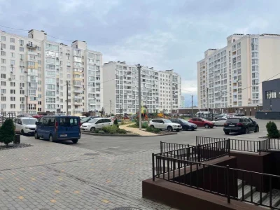 ПРОДАЖ видової 1-кімнатної квартири (45,3 м2) по вул. Незале