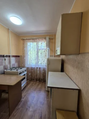 3- кімната  квартира на  Коваленка ( Пухова). Працюємо з про