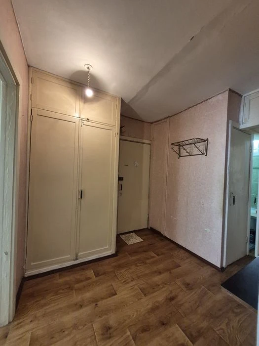 3- кімната  квартира на  Коваленка ( Пухова). Працюємо з про