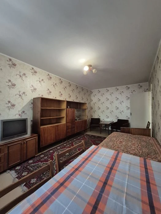 3- кімната  квартира на  Коваленка ( Пухова). Працюємо з про