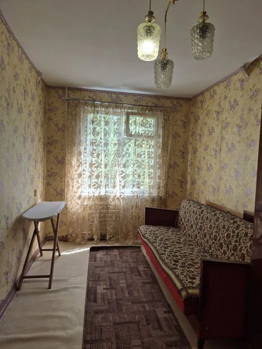 3- кімната  квартира на  Коваленка ( Пухова). Працюємо з про