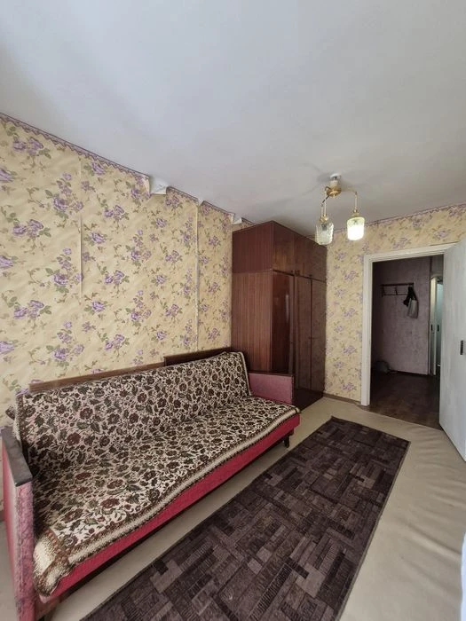 3- кімната  квартира на  Коваленка ( Пухова). Працюємо з про