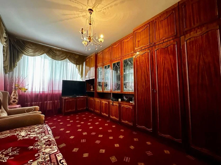 Центр Міста,3 кімнатна квартира 62м2,житловий стан,держ прог