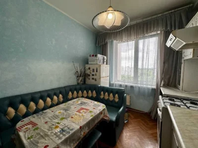 Центр Міста,3 кімнатна квартира 62м2,житловий стан,держ прог