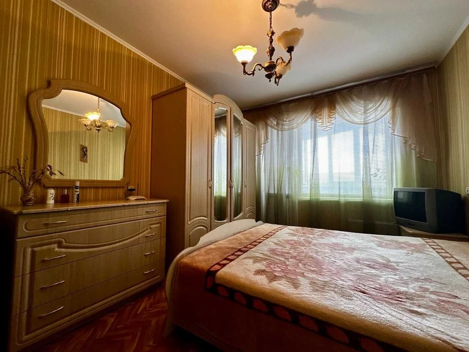 Центр Міста,3 кімнатна квартира 62м2,житловий стан,держ прог