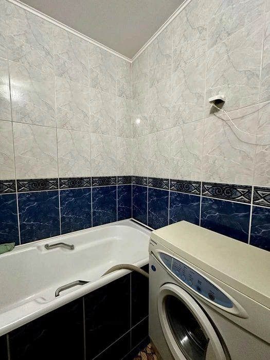 Центр Міста,3 кімнатна квартира 62м2,житловий стан,держ прог