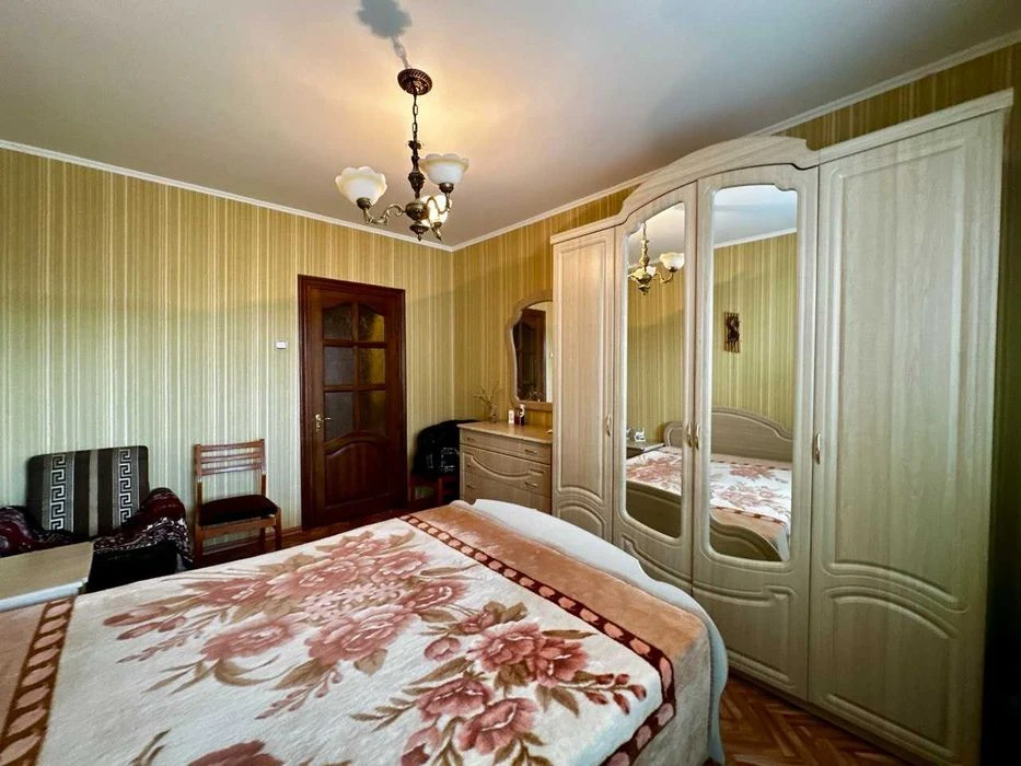 Центр Міста,3 кімнатна квартира 62м2,житловий стан,держ прог