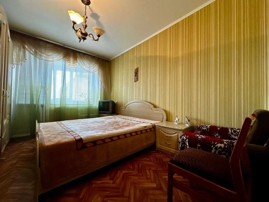 Центр Міста,3 кімнатна квартира 62м2,житловий стан,держ прог