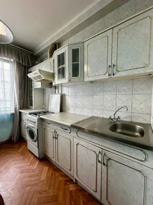 Центр Міста,3 кімнатна квартира 62м2,житловий стан,держ прог