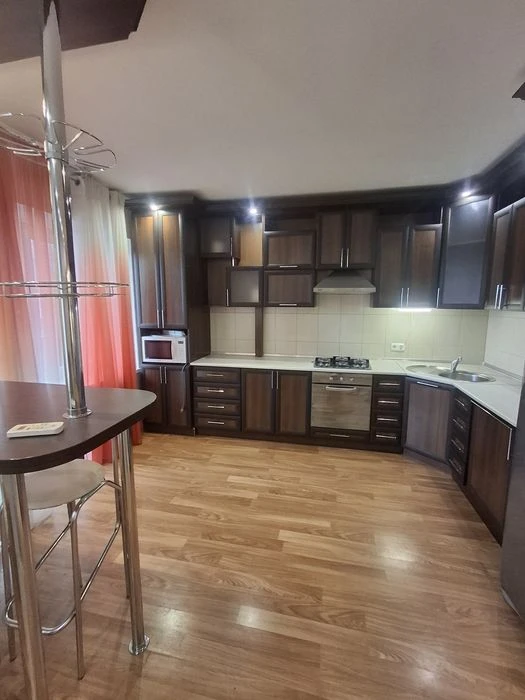 Новинка!70м2 Продаж 2 кім квартири +паркомісце