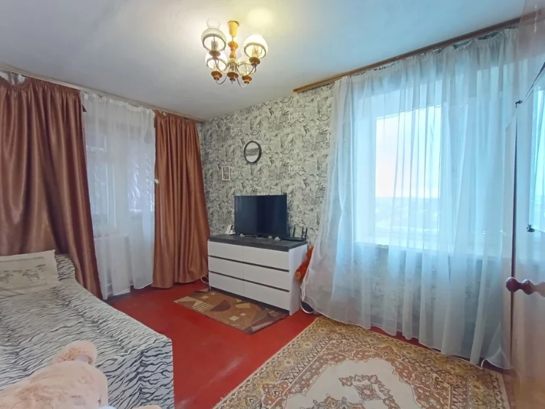 Квартира прос.Миру, 3-кімнатна, світло не вимикають