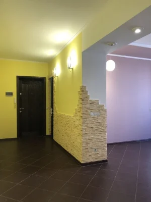 Продаж 2кмн кв + студія. Під іпотеку або є відновлення. Стар