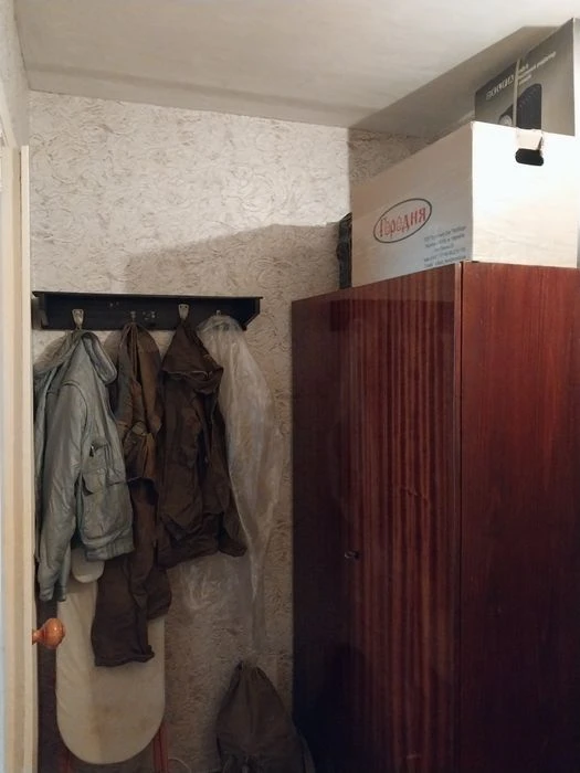1 кімн-на , Рокосовського ( біля стоматології), 40 м ТОРГ