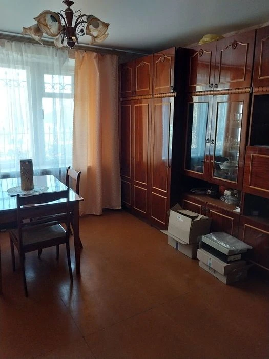 1 кімн-на , Рокосовського ( біля стоматології), 40 м ТОРГ