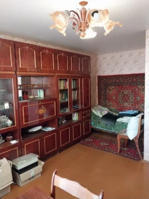 1 кімн-на , Рокосовського ( біля стоматології), 40 м ТОРГ