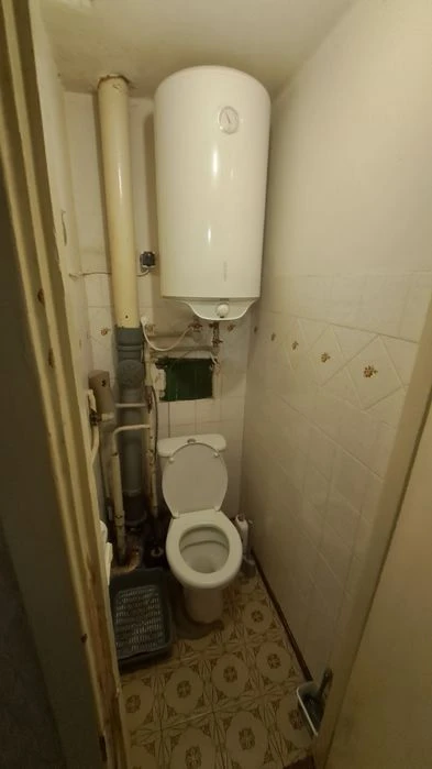 Продам  3 кімнатну квартиру біля ринку  "Нива" на 9 поверсі