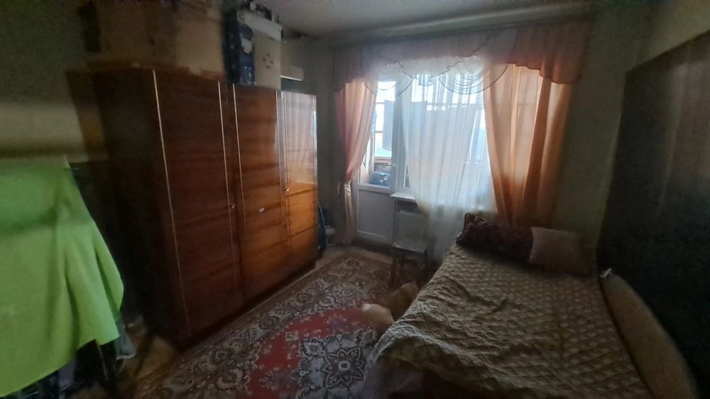 Продам  3 кімнатну квартиру біля ринку  "Нива" на 9 поверсі