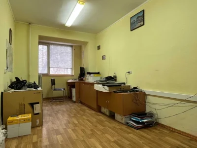 Продається трьохкімнатна квартира 67м2, район ЦУМ.  LD